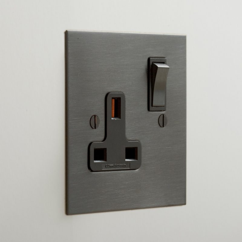 Antique-bronze-13amp-socket-2-e1588166419196-800x800